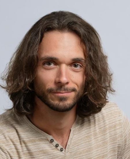 Ilan professeur de yoga chez Anasté Yoga & Co Ilan professeur de yoga chez Anasté Yoga & Co